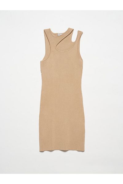Dilvin 90142 Strickkleid mit Rundhalsausschnitt und tiefem Ausschnitt an der linken Schulter – Beige