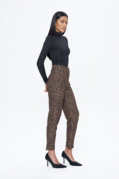 Quzu Коричневі штани з леопардовим візерунком та застібкою