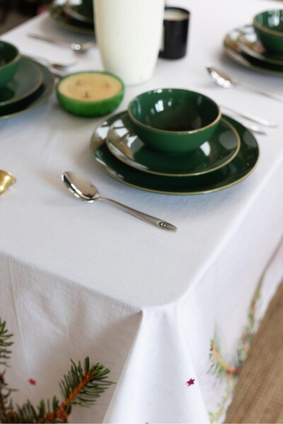 Montisu 100% Cotton, Traditional Christmas Patterned, Liquid-Proof, Stain-Proof Special Fabric Tablecloth 145X225