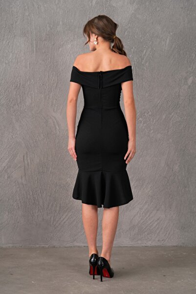 lovebox Çapraz Yaka Sırttan Fermuarlı Eteği Volanlı Dar Kalıp Siyah Abiye Elbise 2870