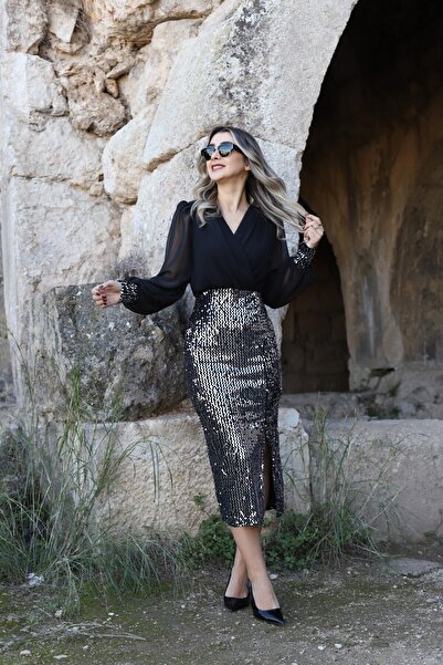 bytugcekaya فستان شيفون بأزرار على الجهتين مطرز بالترتر الفضي