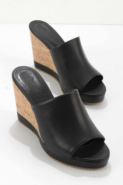 Bambi Women's Black Slippers K04688055209