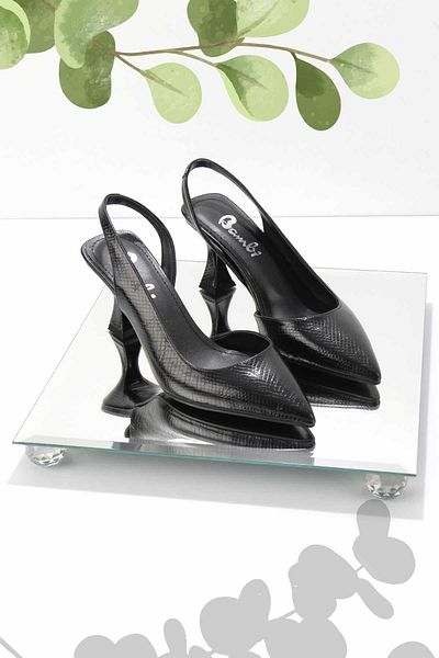 Bambi Pantofi clasici cu toc pentru femei cu imprimeu șarpe negru K 01282064507