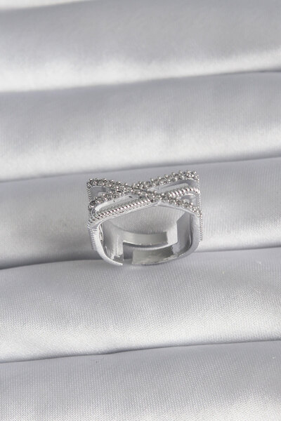 Twin Store خاتم نسائي نحاسي فضي اللون مزين بحجر الزركون