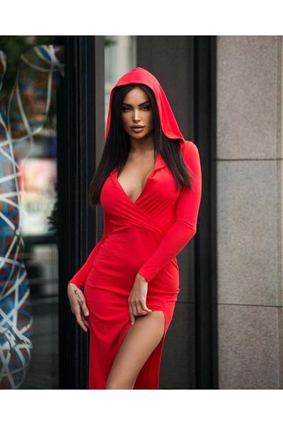 Femella Women Fashion Women's Red Sandy Fabric Hooded Back Leg Low-Cut Long Christmas Dress