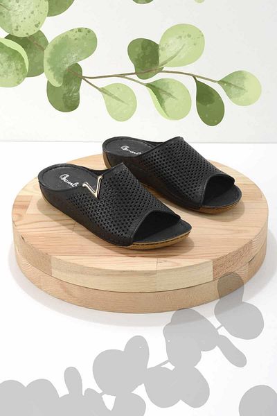 Bambi Black Genuine Leather Women's Slippers K04278222203