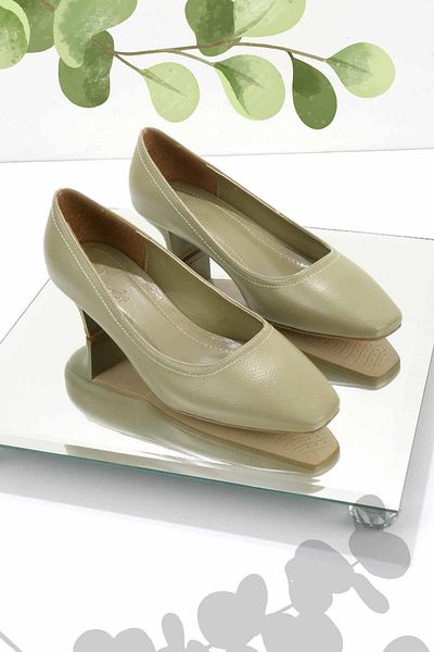 Bambi Grüne, faltige, klassische Damenschuhe mit Absatz K 01237012542
