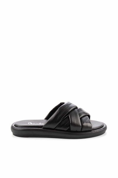 Bambi Black Genuine Leather Women's Slippers K04288006103