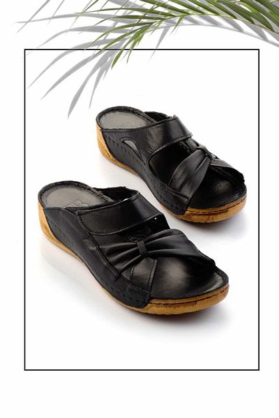 Bambi Black Leather Women's Slippers K04331777703