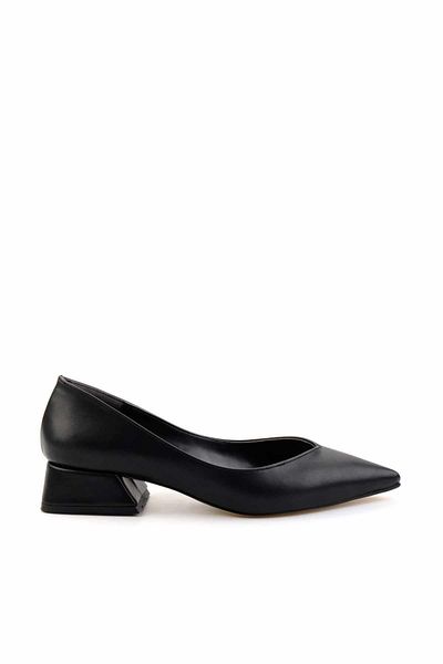 Bambi Pantofi cu toc de damă negri clasici - K 01992112009