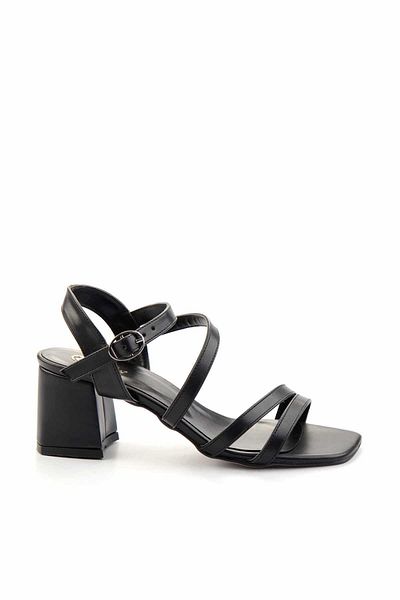 Bambi Schwarze klassische Damenschuhe mit Absatz - K 05233008209