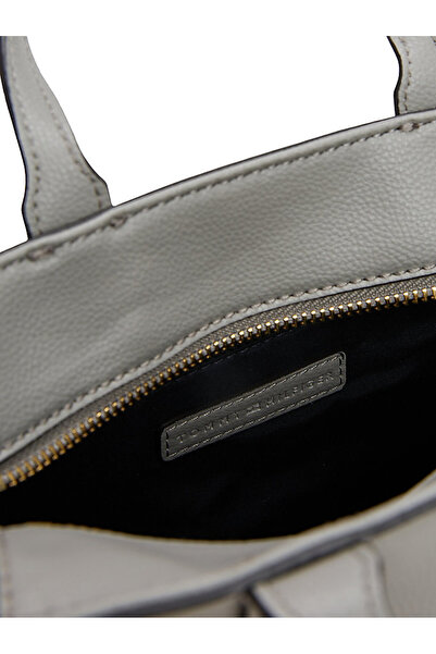 Tommy Hilfiger Šedá kožená taška přes rameno – tlustý popruh a detail loga AW0AW16907-PRY