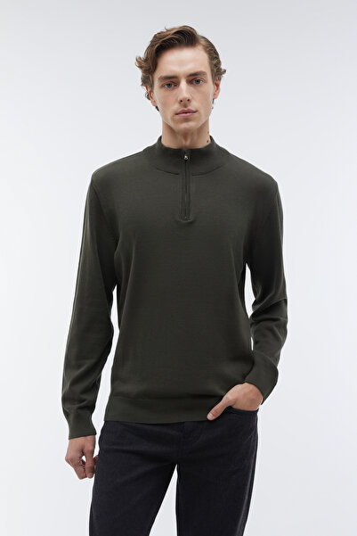Mudo Long Sleeve Sweater with Start Neck