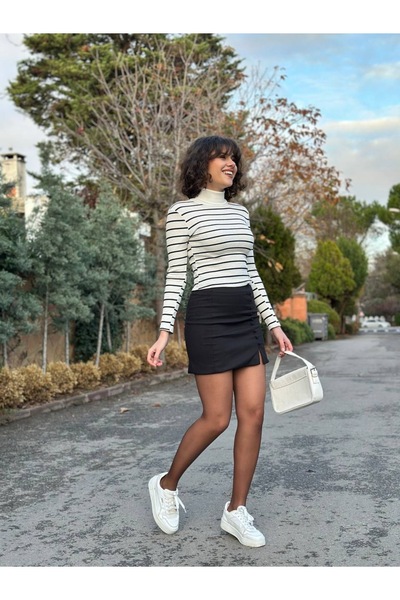 Butik Bluză de damă cu gât în ​​dungi