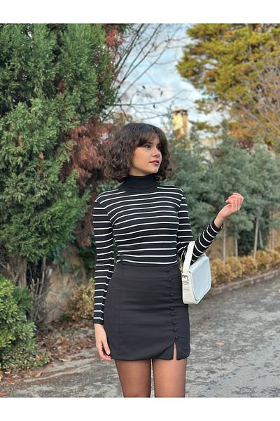 Butik Bluză de damă cu gât în ​​dungi