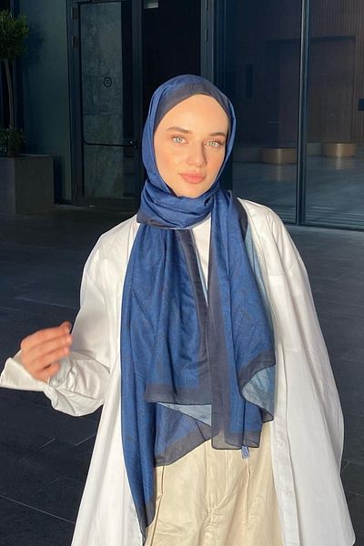 carell Βαμβακερό σάλι Navy Blue Nilla - Η επιλογή της Beyza Güler