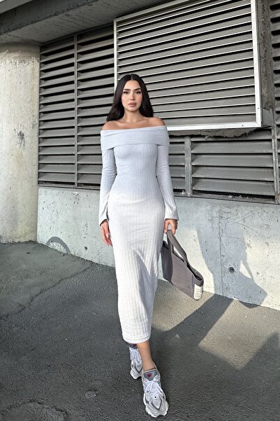 New Now Madonna Long Dress with Necklace Shardon