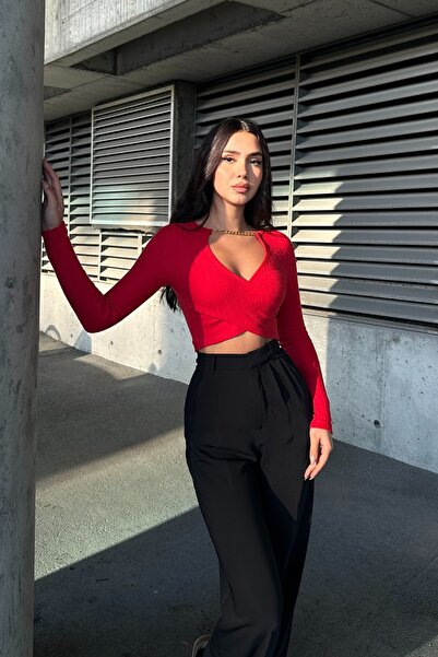 New Now Long Arm Crop with Chain Detail