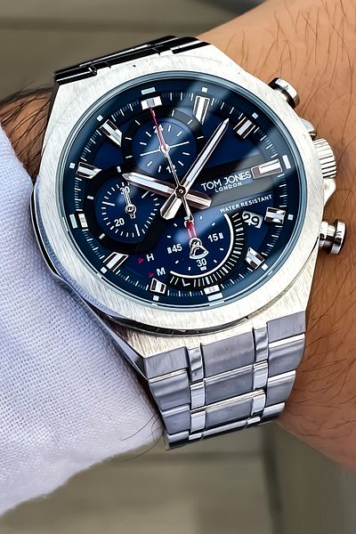 Tom Jones Luxury Steel Silver Color Men's Watch and Bracelet Gift