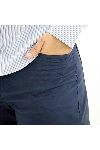 Giordano Men's Comfortable khakis