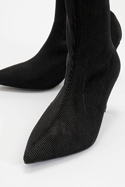 LuviShoes THALİN Siyah Kadife Sivri Burun Kadın İnce Topuklu Bot