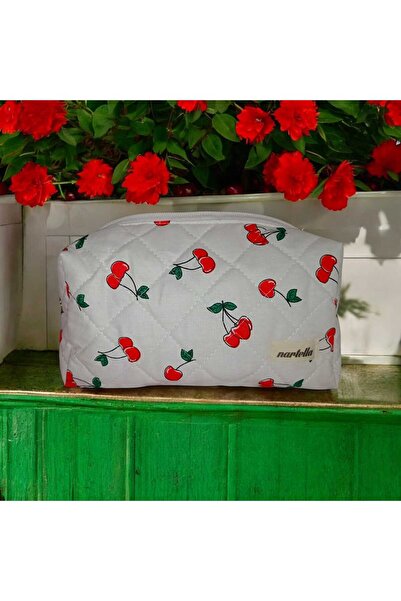 nartella حقيبة مكياج منقوشة باللون الأحمر الكرزي – مقاس Xl، مبطنة وتفاصيل بطانة