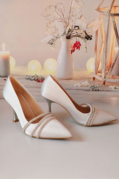 Modavien Women's Bridal Shoes with Daisy Accessories