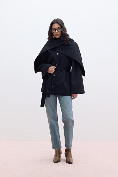 Manuka Černý kabát razítka - šálový límec