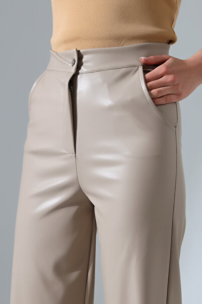 Zula Moda Pantaloni din piele neagră