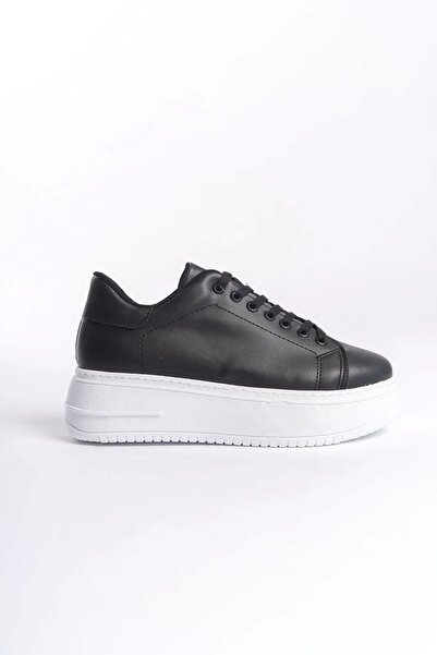 sefayol Дамски маратонки Delit от матова кожа, черно-бяла подметка