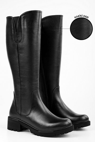 Shoeberry Damen-Stiefel Perla aus schwarzem Echtleder mit Absatz. Schwarzes Echtleder