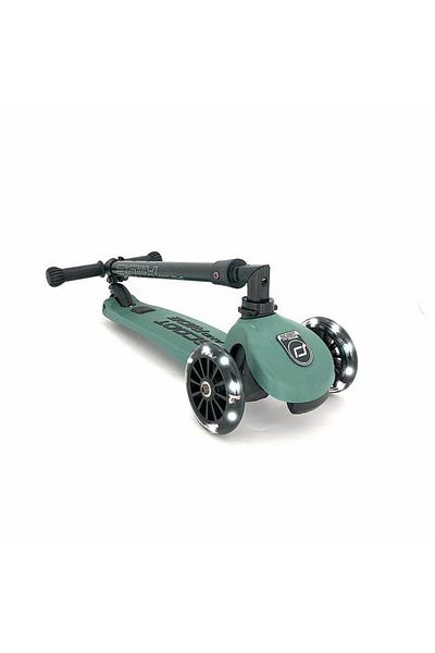 SCOOT AND RIDE Highwaykick 3 LED Wheeled Children's Scooter Green170301-96345