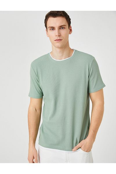 Koton Βασικό υφαντό T-Shirt με λαιμόκοψη με κοντό μανίκι Slim Fit