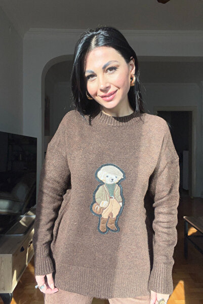 Seda Yalçın Atelier Καφέ πλεκτό πουλόβερ με κέντημα αρκουδάκι