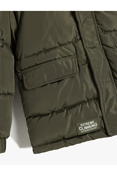 Koton Φουσκωτό παλτό με κουκούλα - Τεχνητή γούνα και λεπτομέρεια αέρα