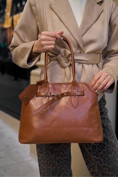 Madamra Hellbraune Retro-Handtasche für Damen mit Gürteldetail