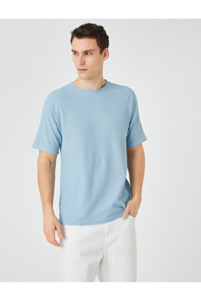 Koton Βασικό T-Shirt Crew Neck Λεπτομέρεια μανίκι Raglan με υφή