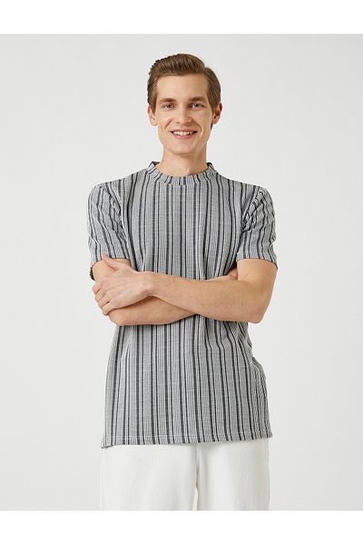 Koton Tričko Crew Neck Krátký rukáv Slim Fit