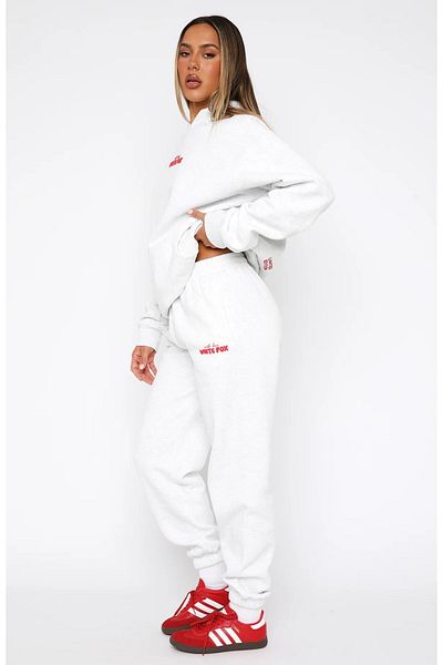 The Champ Clothing Set de trening pentru femei White Fox, gri Melange, cu imprimeu Love, din cauciuc, cu glugă, cu buzunar cangur