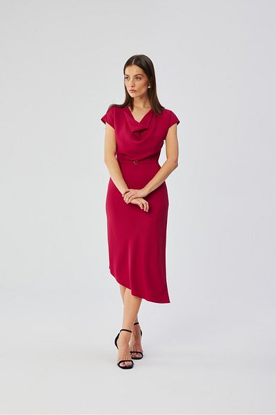 Stylove O rochie asimetrică cu un decolteu în stil apă