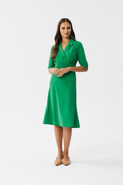 Stylove A dress with a wrap neckline and collar