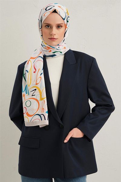 Armine Life 8041 3 01 Model Shawl