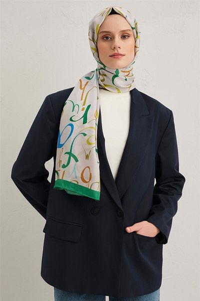 Armine Life 8041 3 05 Model Shawl