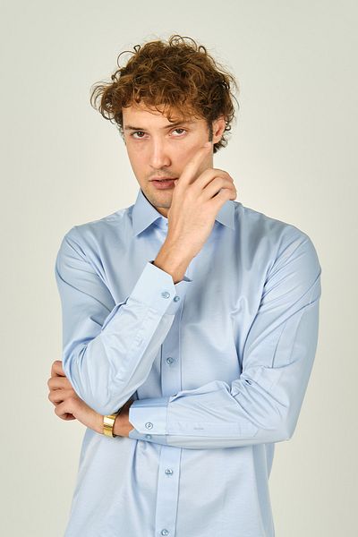 figs Мъжка риза с дълъг ръкав Slim Fit от памучен лъскав плат, светлосиня, 0013