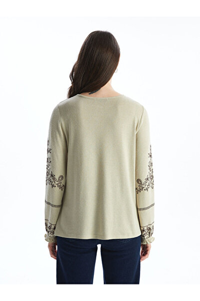 LC Waikiki Bisiklet Yaka Nakışlı Kadın Bluz