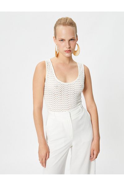 Koton Şahika Ercümen - U Collar Crochet Athlete