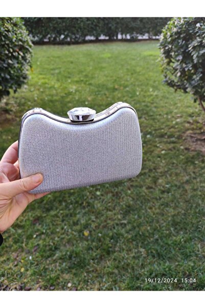 lowell home Сріблясто-сіра сумочка з деталями з металу, нова модель