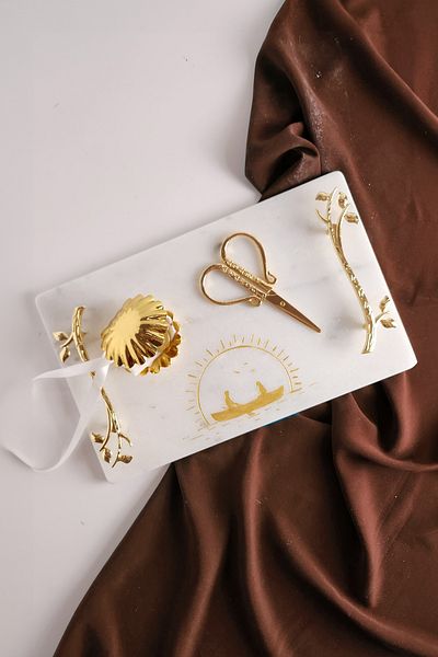 ioadesign Gold Sandal - 32X20 cm Real Thin Marble Tray and Scissor Oyster Ring