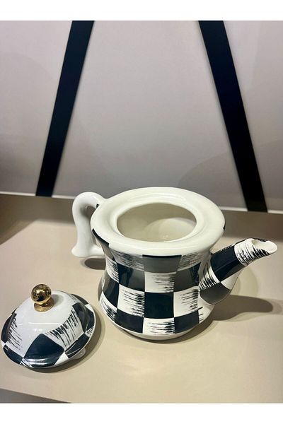 Miss Betty Boğaziçi Sadem - Checkered Teapot