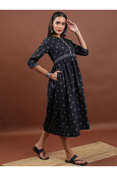 Vishudh By Styli Ditsy Print Empire Waist Midi Dress